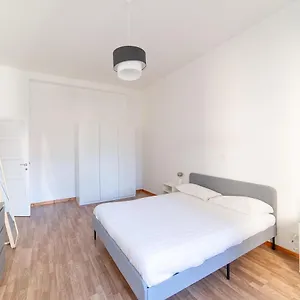  Daire Hbhall Residenze Darsena İtalya